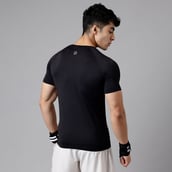 4 - MuscleBlaze Compression Muscle Tee Half Sleeve,  Midnight Black  Small