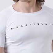 5 - MuscleBlaze Patterned Dry-Fit Active Tee Half Sleeve, Small Polar White