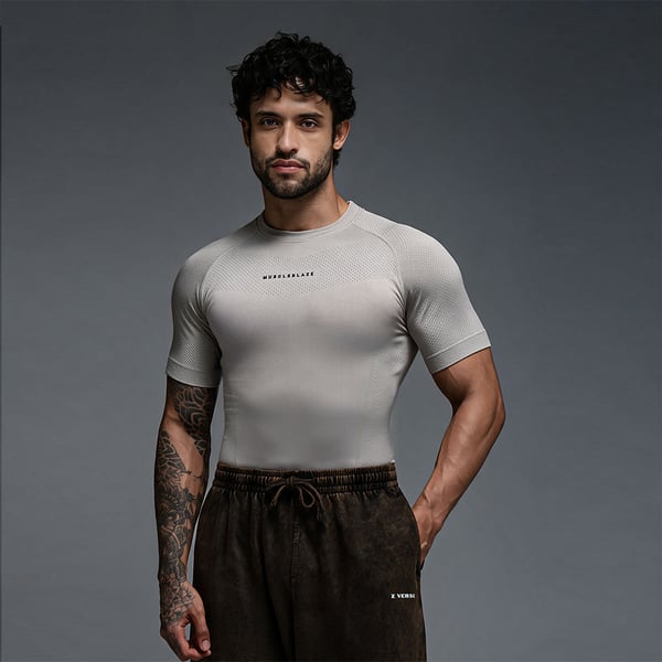 MuscleBlaze Z Verse Aeroweave Seamless Compression, Small Frost Grey